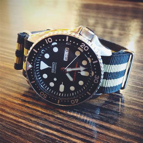 seiko skx nato strap.